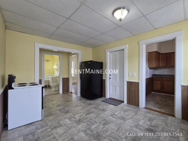 1 BR, 1 BA Apartment 84 Shawmut St. Apt Lewiston, ME 04240