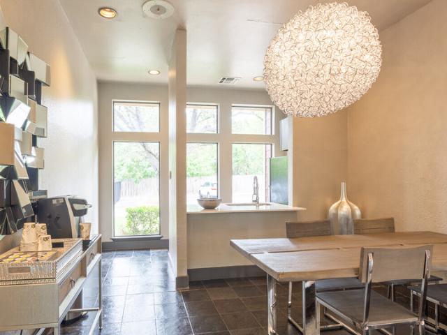 1 BR, 1 BA Apartment 8530 Burnet Rd, Austin, TX 78757