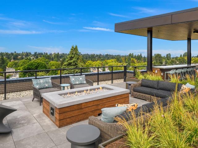 1 BR, 1 BA Apartment 8704 Greenwood Avenue North Unit 404, Seattle, WA 98103