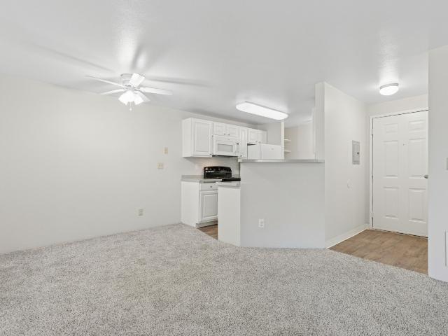 1 BR, 1 BA Apartment 8710 5th Avenue West Unit H132, Everett, WA 98204