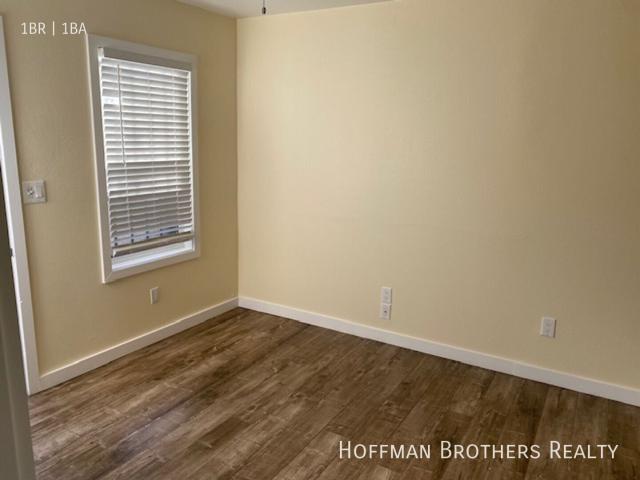 1 BR, 1 BA Apartment 871 1/4 E 49th St, Los Angeles, CA 90011