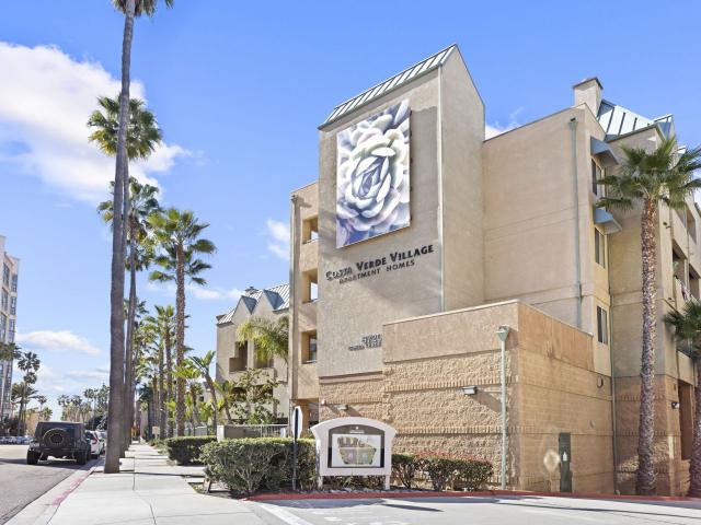 1 BR, 1 BA Apartment 8720 Costa Verde Boulevard Unit 3409, San Diego, CA 92192
