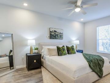 1 BR, 1 BA Apartment 883 C.Bud Stockton Loop Unit 1318, Jarrell, TX 76537