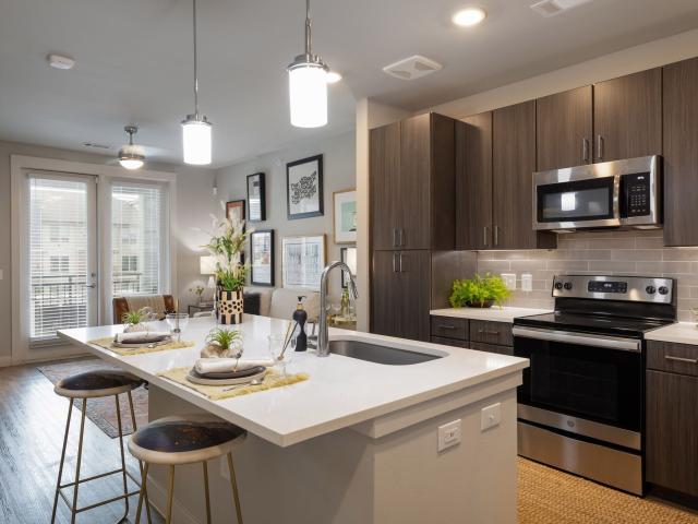 1 BR, 1 BA Apartment 880 W Euless Blvd Unit 6305, Euless, TX 76040