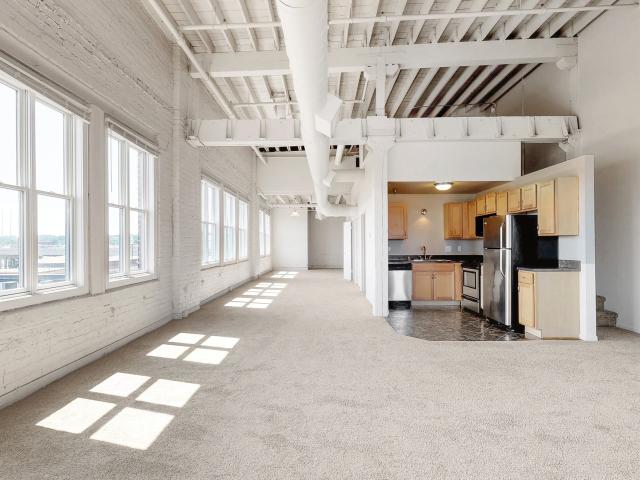 1 BR, 1 BA Apartment 801 S 15th St Unit 102, Omaha, NE 68108