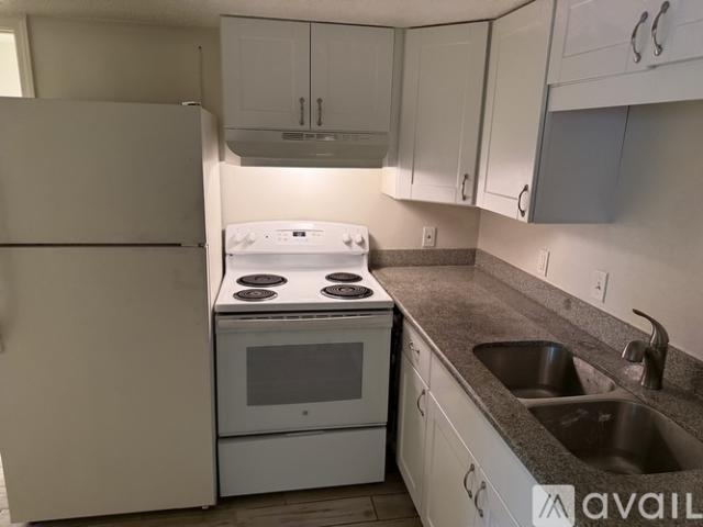 1 BR, 1 BA Apartment 8020 Stark Ave, Unit B, Pensacola, FL 32514