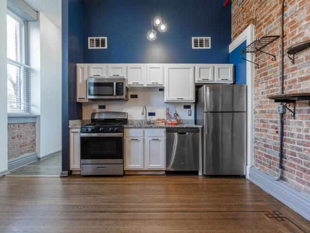 1 BR, 1 BA Apartment 806 East Chestnut Street Unit 14, Louisville, KY 40204