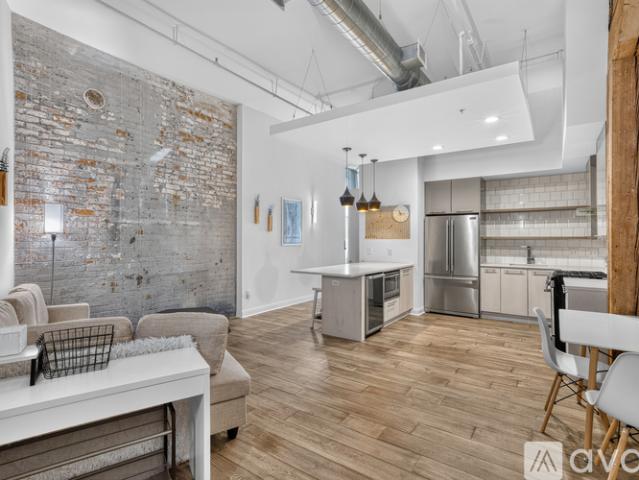 1 BR, 1 BA Apartment 813 Broadway 302, Cincinnati, OH 45202