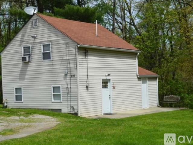 1 BR, 1 BA Apartment 816 14th Avenue, Unit Rear House, Beaver Falls, PA 15010