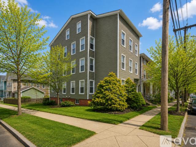 1 BR, 1 BA Apartment 81 Edwards St, Unit B, New Haven, CT 06511