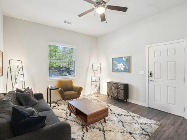 1 BR, 1 BA Apartment 8200 Clark Springs Dr Unit 4802, Dallas, TX 75236