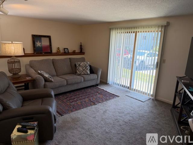 1 BR, 1 BA Apartment 826 State St, Unit 1, Bangor, ME 04401