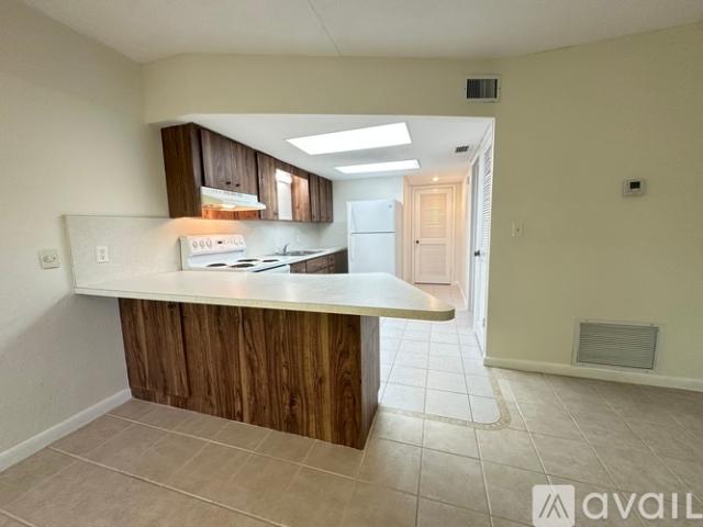 1 BR, 1 BA Apartment 82754 Overseas Hwy, Unit 10, Islamorada, FL 33036