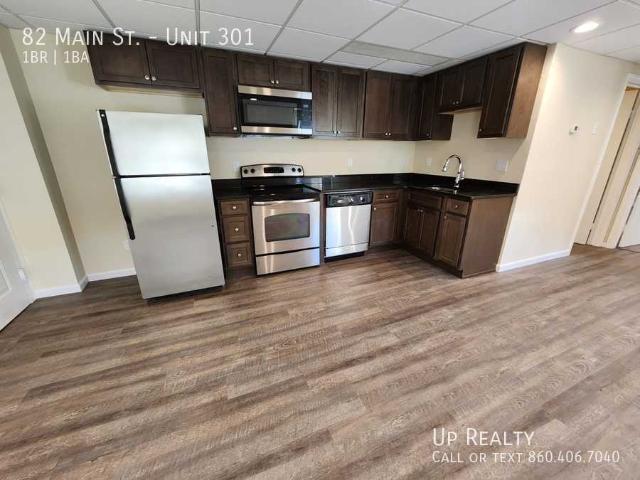 1 BR, 1 BA Apartment 82 Main St East Hampton, CT 06424