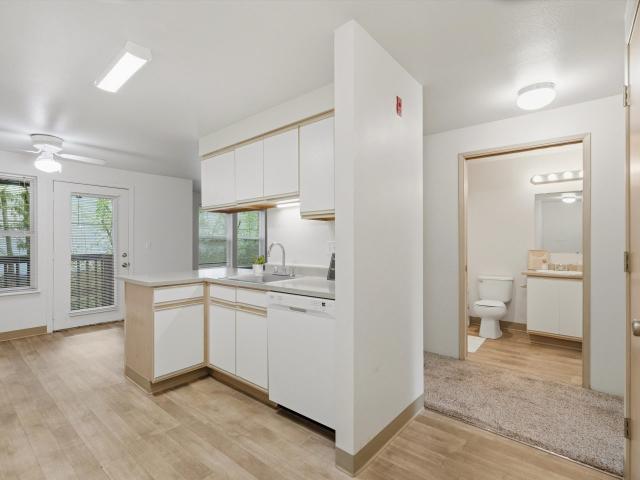 1 BR, 1 BA Apartment 8336 Southwest 24th Avenue Unit 12, Portland, OR 97219