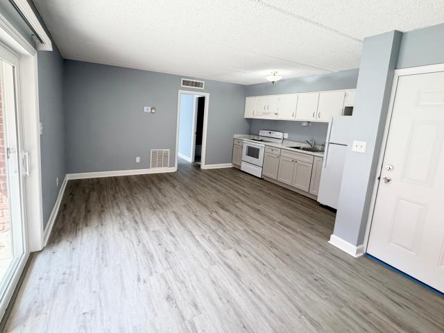 1 BR, 1 BA Apartment 8360 12th St N, St Petersburg, FL 33702