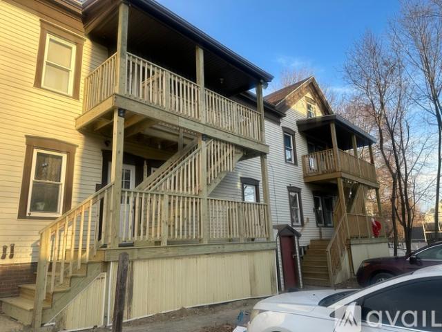 1 BR, 1 BA Apartment 8 Prescott St, Unit 1, Lewiston, ME 04240