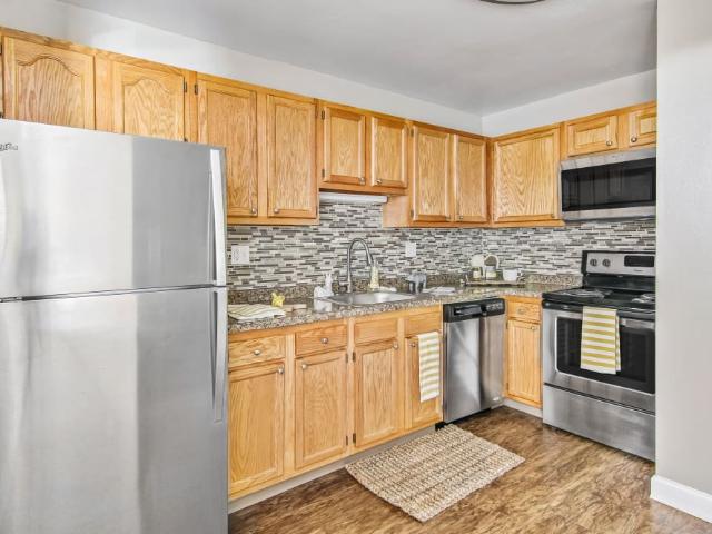 1 BR, 1 BA Apartment 975 Jefferson Sq Unit 916F, Elk Grove Village, IL 60007
