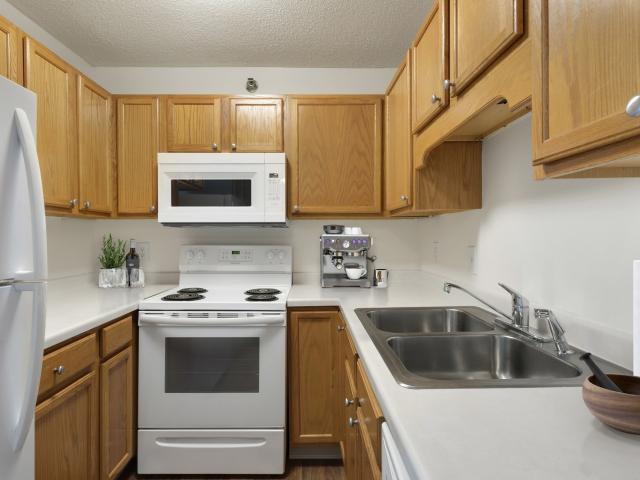 1 BR, 1 BA Apartment 9801 West Harrison Road Unit 211, Minneapolis, MN 55437