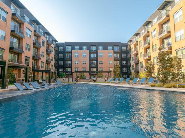 1 BR, 1 BA Apartment 990 Singleton Boulevard Unit 1405, Dallas, TX 75212
