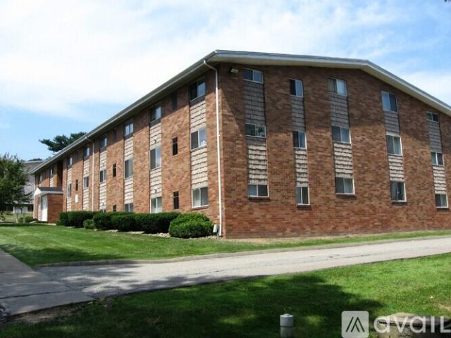 1 BR, 1 BA Apartment 900 Park Avenue, Unit 24, West Mifflin, PA 15122
