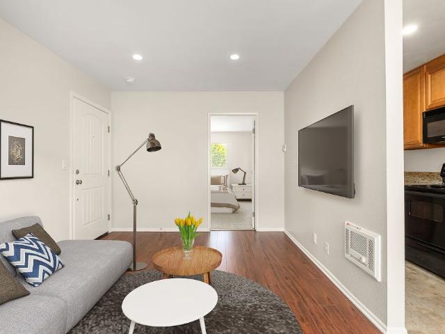1 BR, 1 BA Apartment 9035 Topanga Canyon Boulevard Unit 115, Canoga Park, CA 91304