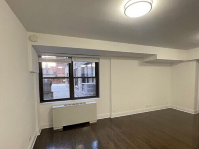 1 BR, 1 BA Apartment 90 5th Ave, Unit 3M, New York, NY 10011