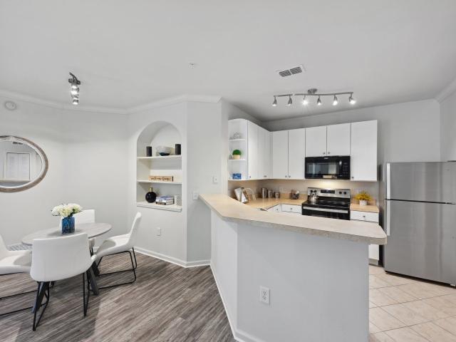 1 BR, 1 BA Apartment 9116 Integra Meadows Drive Unit 2B3 302, Davenport, FL 33896
