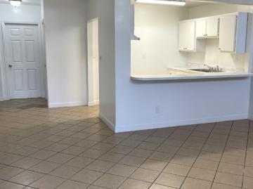 1 BR, 1 BA Apartment 916 W 84th St, Los Angeles, CA 90044