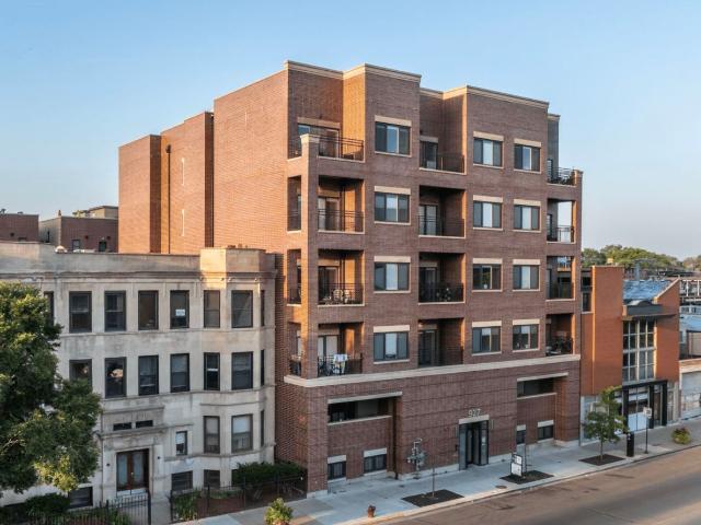 1 BR, 1 BA Apartment 927 W Irving Park Road Unit 927 302, Chicago, IL 60613