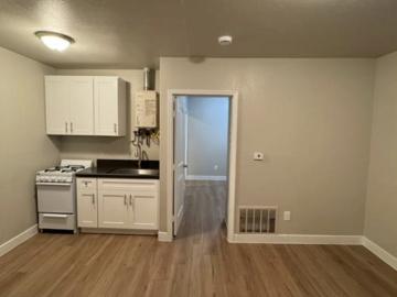1 BR, 1 BA Apartment 928 W 83rd St, Los Angeles, CA 90044