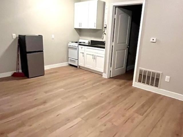 1 BR, 1 BA Apartment 928 W 83rd St, Unit 4, Los Angeles, CA 90044