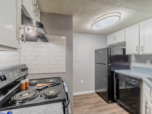 1 BR, 1 BA Apartment 930 Interstate Hwy 30 Unit 412, Garland, TX 75043