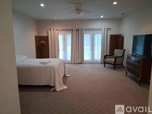 1 BR, 1 BA Apartment 935 Anna Avenue, Unit 2, Orange Park, FL 32073