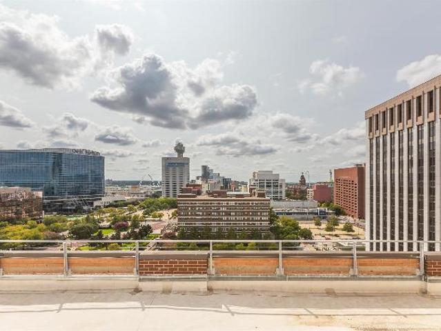 1 Br, 2 bath, Townhouse/Brownstone/RowHouse 1122 Jackson St