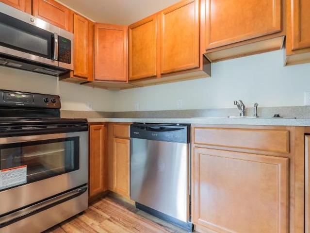 1 Br, 2 bath, Apartment 401 Bedford Ln