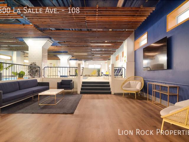1 BR, 2 BA Apartment 1500 La Salle Ave Minneapolis, MN 55403