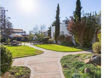1 BR, 2 BA Apartment 1501 37th Avenue, Unit b1, Oakland, CA 94601