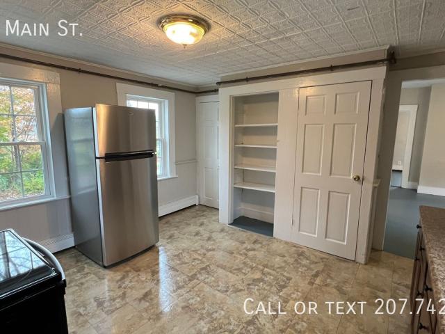 1 BR, 2 BA Apartment 278 A Main St Durham, NH 03824