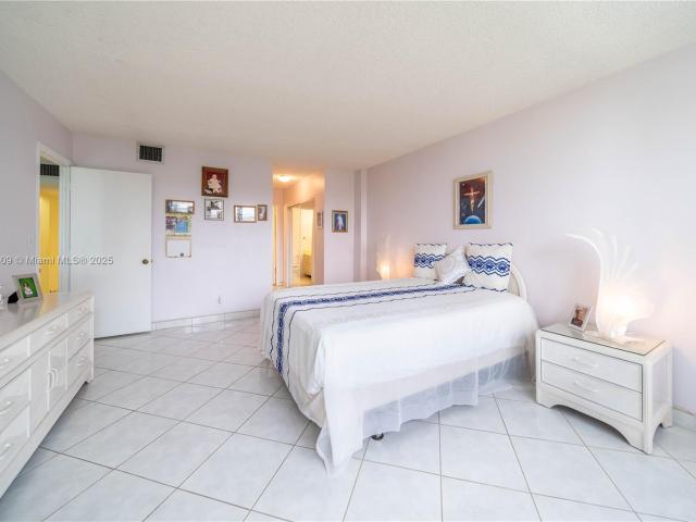 1 BR, 2 BA Apartment 3800 South Ocean Drive, Hollywood, FL 33019