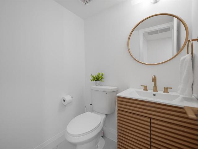 1 BR, 2 BA Apartment 3000 East Sunrise Boulevard, Fort Lauderdale, FL 33304