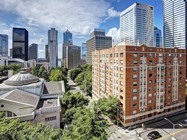 1 BR, 2 BA Apartment 720 Seneca St Unit 601, Seattle, WA 98101