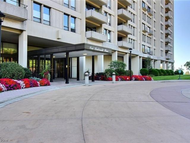 1 Bratenahl Pl Apt 105, Bratenahl, OH 44108