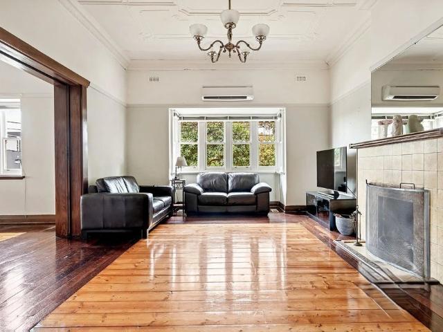 1 Brewster Street, Essendon VIC 3040