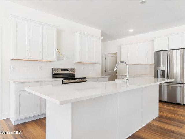 1 Brookhaven Court