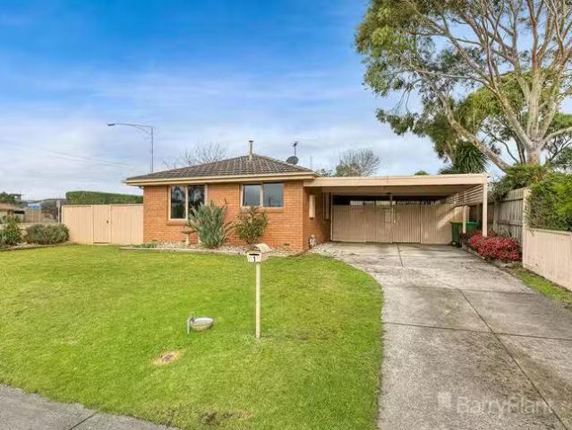 1 Cunningham Crescent, Pakenham, VIC 3810