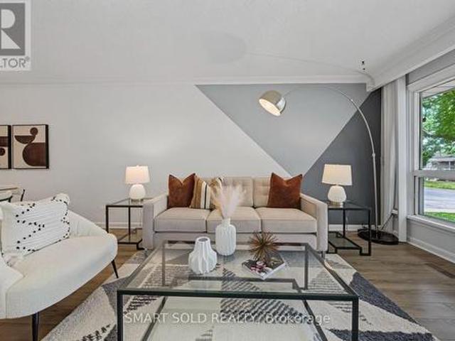 1 Cameo Crescent, Toronto, ON, M6N 2K4 house for sale | Listing ID W13596 | Royal LePage