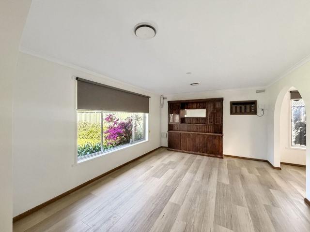 1 Canton Court, Canadian