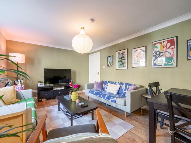 1 Castlebrae Gardens