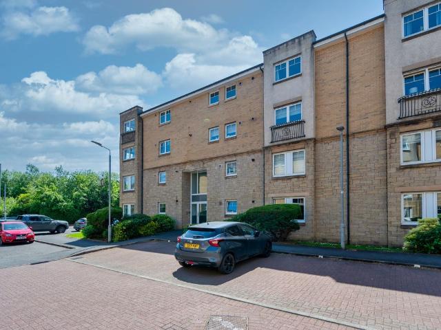 1 Castlebrae Gardens, Cathcart, Glasgow G44, 2 bed flat to rent, £1,250 pcm | PrimeLocation